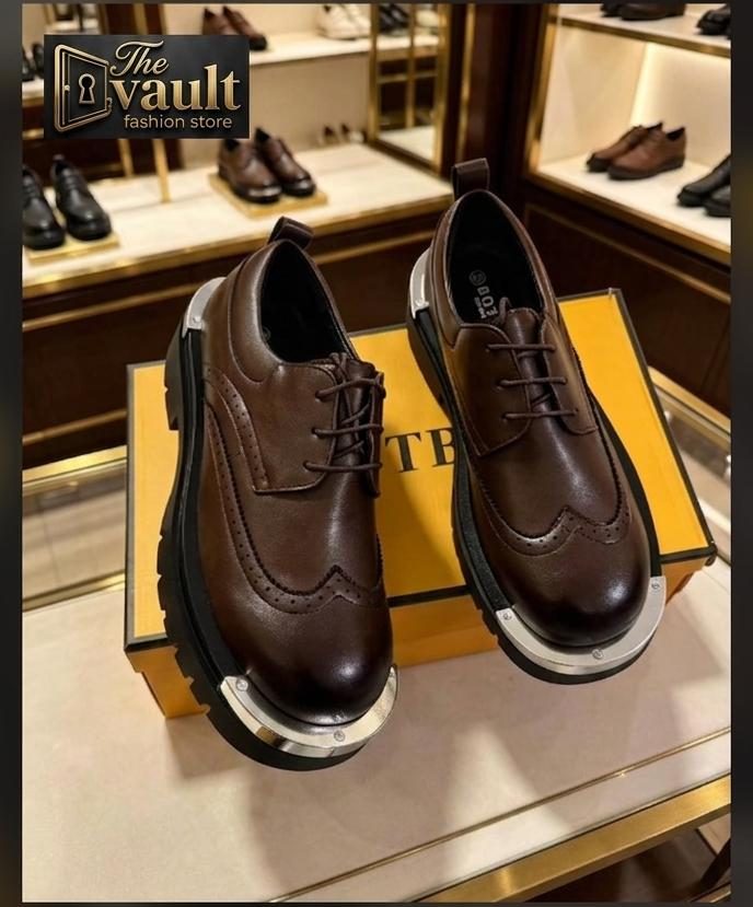 BROWN BROGUES